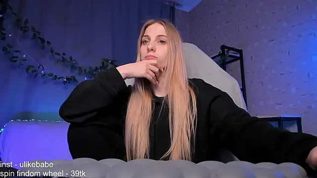 Snapshot of Anna_Fink chatting on January 31, 2025, 5:32 pm Anna Fink online show from January 31, 2025, 5:32 pm