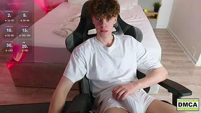 cute thomas online show from February 4, 2025, 9:20 pm