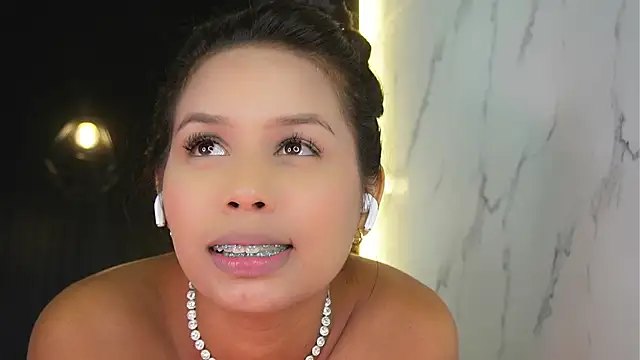 charlotte 01 online show from February 22, 2025, 6:06 am