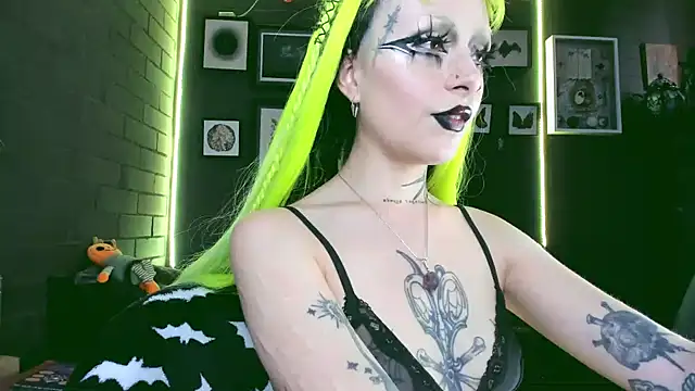 insania 9999  online show from February 17, 2025, 5:44 pm