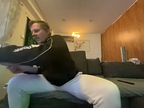 steveindahouse online show from October 2, 2025, 2:42 pm