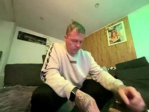 steveindahouse online show from October 26, 2025, 2:06 pm