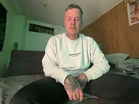 steveindahouse online show from October 17, 2025, 4:16 am