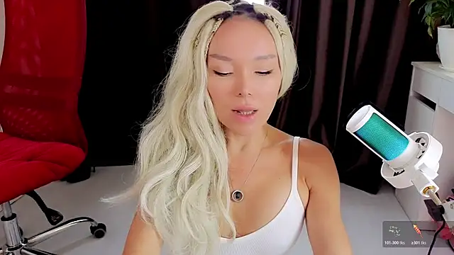 WhiteBunny online show from May 27, 2026, 6:21 am