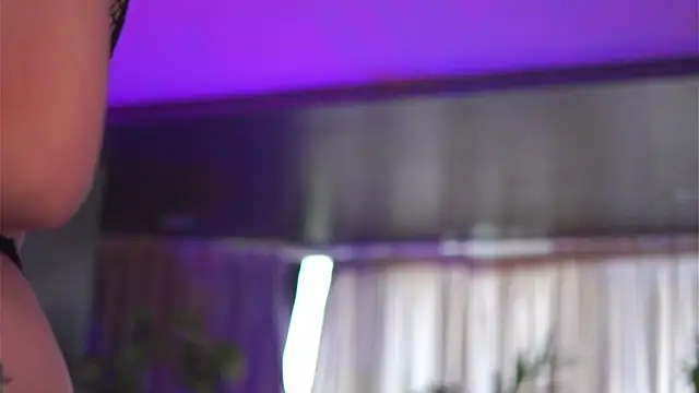 HotSkinnyX online show from September 15, 2025, 5:41 am