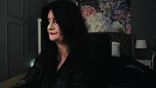 DomMelissaW online show from September 29, 2025, 8:03 pm