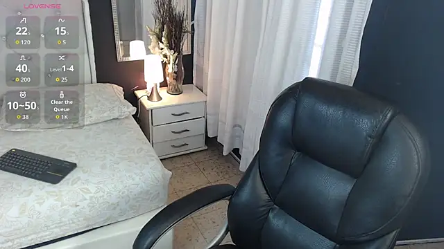 Snapshot of LiaVillalobos chatting on October 18, 2025, 1:46 pm LiaVillalobos online show from October 18, 2025, 1:46 pm