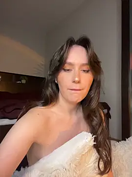 itssophiie online show from June 22, 2026, 6:38 pm