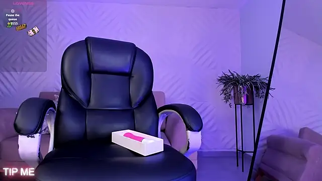 Snapshot of SophieBarnett chatting on February 24, 2026, 1:28 am SophieBarnett online show from February 24, 2026, 1:28 am