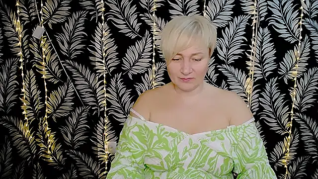 Snapshot of Olivia_playful chatting on March 21, 2025, 12:39 pm Olivia playful online show from March 21, 2025, 12:39 pm