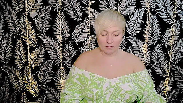 Snapshot of Olivia_playful chatting on February 24, 2025, 3:20 pm Olivia playful online show from February 24, 2025, 3:20 pm