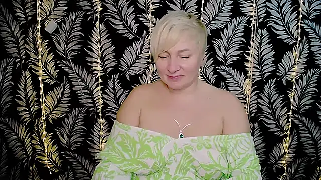 Snapshot of Olivia_playful chatting on February 17, 2025, 3:44 pm Olivia playful online show from February 17, 2025, 3:44 pm