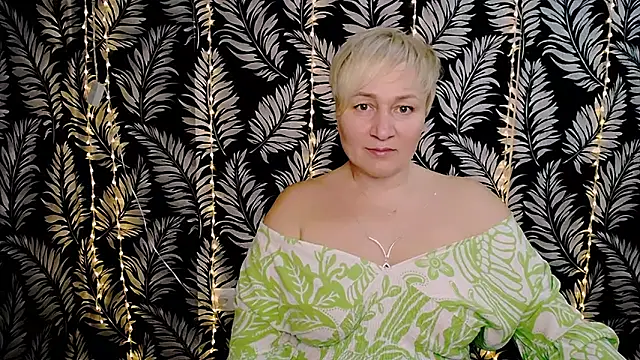 Snapshot of Olivia_playful chatting on March 15, 2025, 12:13 pm Olivia playful online show from March 15, 2025, 12:13 pm