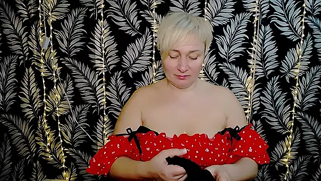 Snapshot of Olivia_playful chatting on March 17, 2025, 12:25 pm Olivia playful online show from March 17, 2025, 12:25 pm