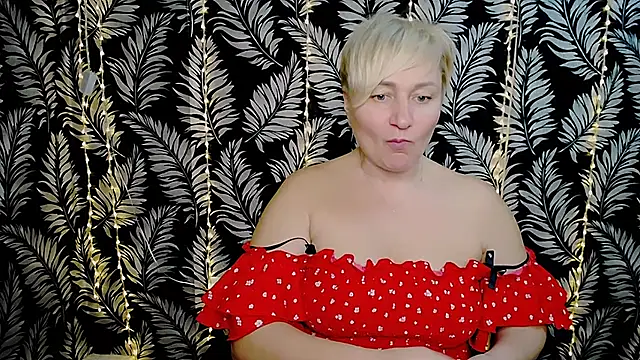 Snapshot of Olivia_playful chatting on March 16, 2025, 3:17 pm Olivia playful online show from March 16, 2025, 3:17 pm