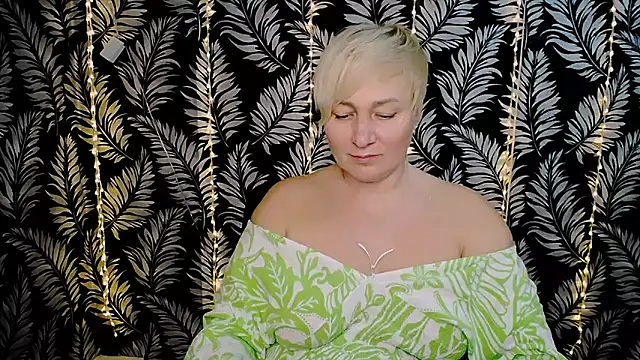 Snapshot of Olivia_playful chatting on February 22, 2025, 3:36 pm Olivia playful online show from February 22, 2025, 3:36 pm