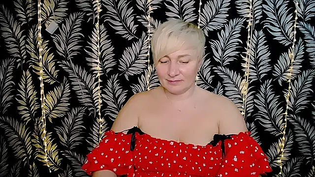 Snapshot of Olivia_playful chatting on February 16, 2025, 3:27 pm Olivia playful online show from February 16, 2025, 3:27 pm