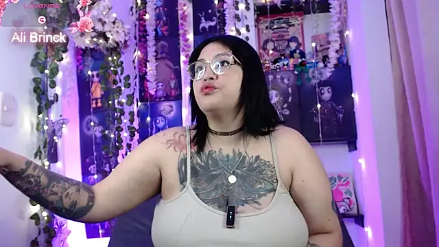  Ali Brinck  online show from December 24, 2024, 5:38 am