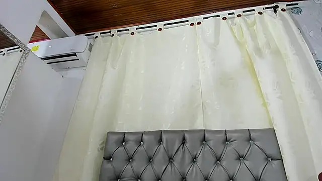 Snapshot of luna_evaa chatting on March 5, 2025, 5:50 pm luna evaa online show from March 5, 2025, 5:50 pm