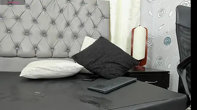 Snapshot of luna_evaa chatting on October 11, 2025, 1:56 pm luna evaa online show from October 11, 2025, 1:56 pm