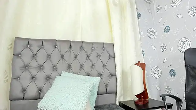 Snapshot of luna_evaa chatting on March 18, 2025, 5:44 pm luna evaa online show from March 18, 2025, 5:44 pm