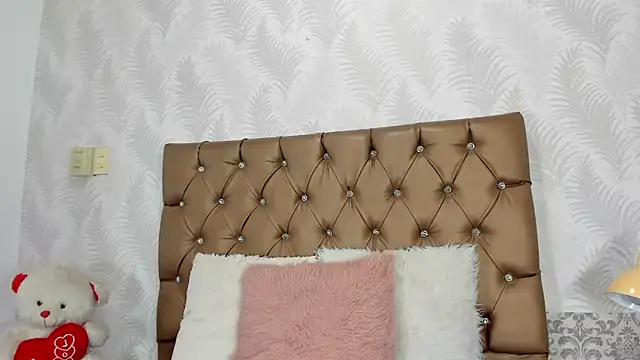 Snapshot of luna_evaa chatting on September 13, 2025, 1:44 pm luna evaa online show from September 13, 2025, 1:44 pm