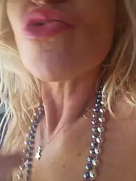 sexynini83 online show from February 14, 2025, 10:49 am