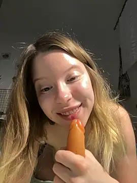 kimczii online show from April 22, 2026, 6:20 am