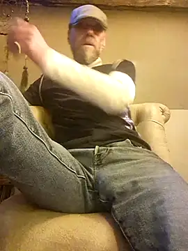 eddouxxx78 online show from March 13, 2026, 4:01 pm