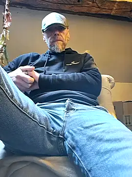 eddouxxx78 online show from March 31, 2026, 7:10 am