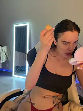 julia fly online show from April 9, 2026, 6:15 am