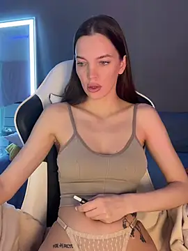 julia fly online show from January 19, 2026, 8:18 am