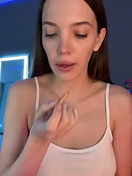 julia fly online show from March 5, 2025, 4:02 pm