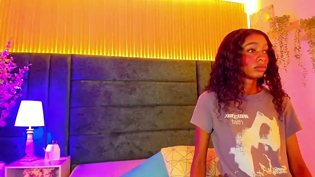 AntonellaaHot online show from March 20, 2025, 7:46 pm