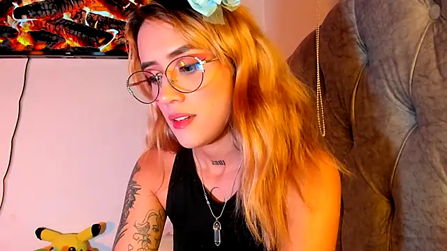 Sabrina Cole online show from November 5, 2025, 4:04 am