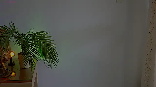 anabelcurvy online show from March 18, 2026, 2:52 pm