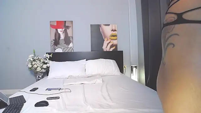 Hotbeebee online show from February 25, 2025, 4:14 am