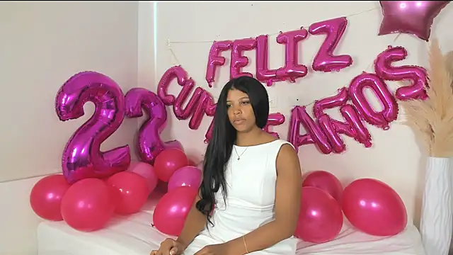 ZOEGARNER01 online show from December 21, 2025, 7:37 pm