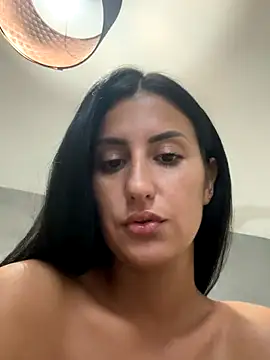 RebeccaRyen online show from September 23, 2025, 11:45 pm