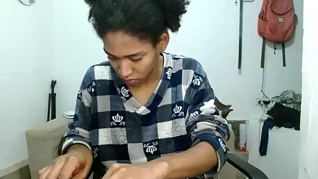 angelamarie1 online show from September 12, 2025, 10:37 am