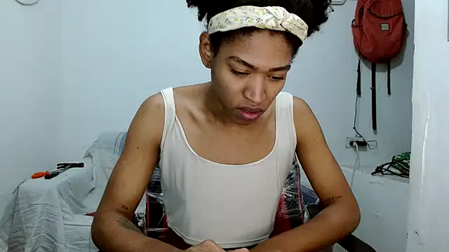 angelamarie1 online show from October 4, 2025, 12:39 pm