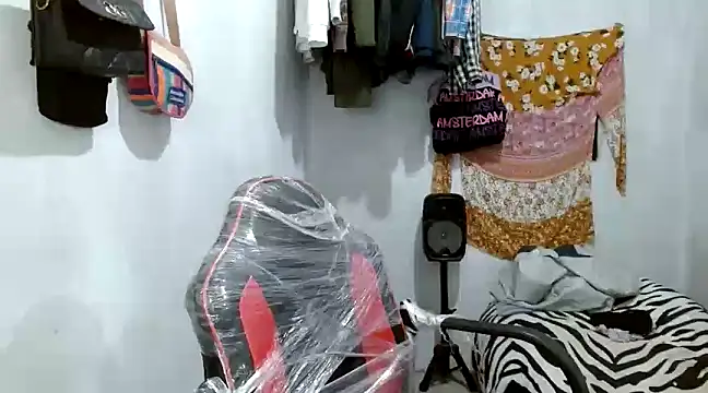 angelamarie1 online show from March 22, 2025, 12:39 am