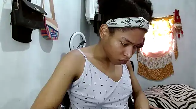 angelamarie1 online show from March 20, 2025, 5:04 pm