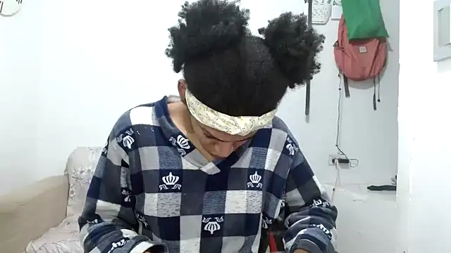 angelamarie1 online show from September 28, 2025, 7:37 am