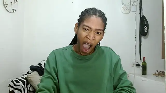 Snapshot of angelamarie1 chatting on April 28, 2026, 11:36 am angelamarie1 online show from April 28, 2026, 11:36 am