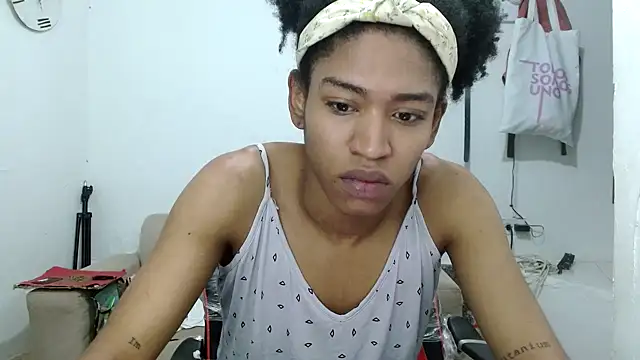 angelamarie1 online show from September 17, 2025, 11:23 am