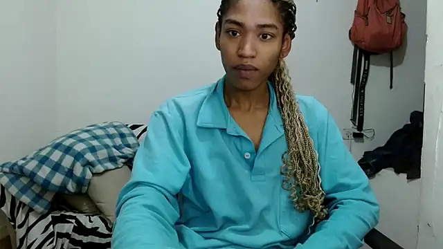 angelamarie1 online show from December 22, 2025, 11:54 am