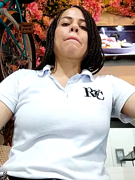 Dannacamila online show from February 27, 2026, 1:17 am