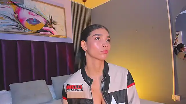 LauraAristizabal online show from July 3, 2026, 12:22 pm