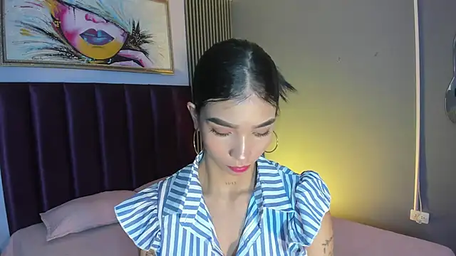 LauraAristizabal online show from July 10, 2026, 11:32 am